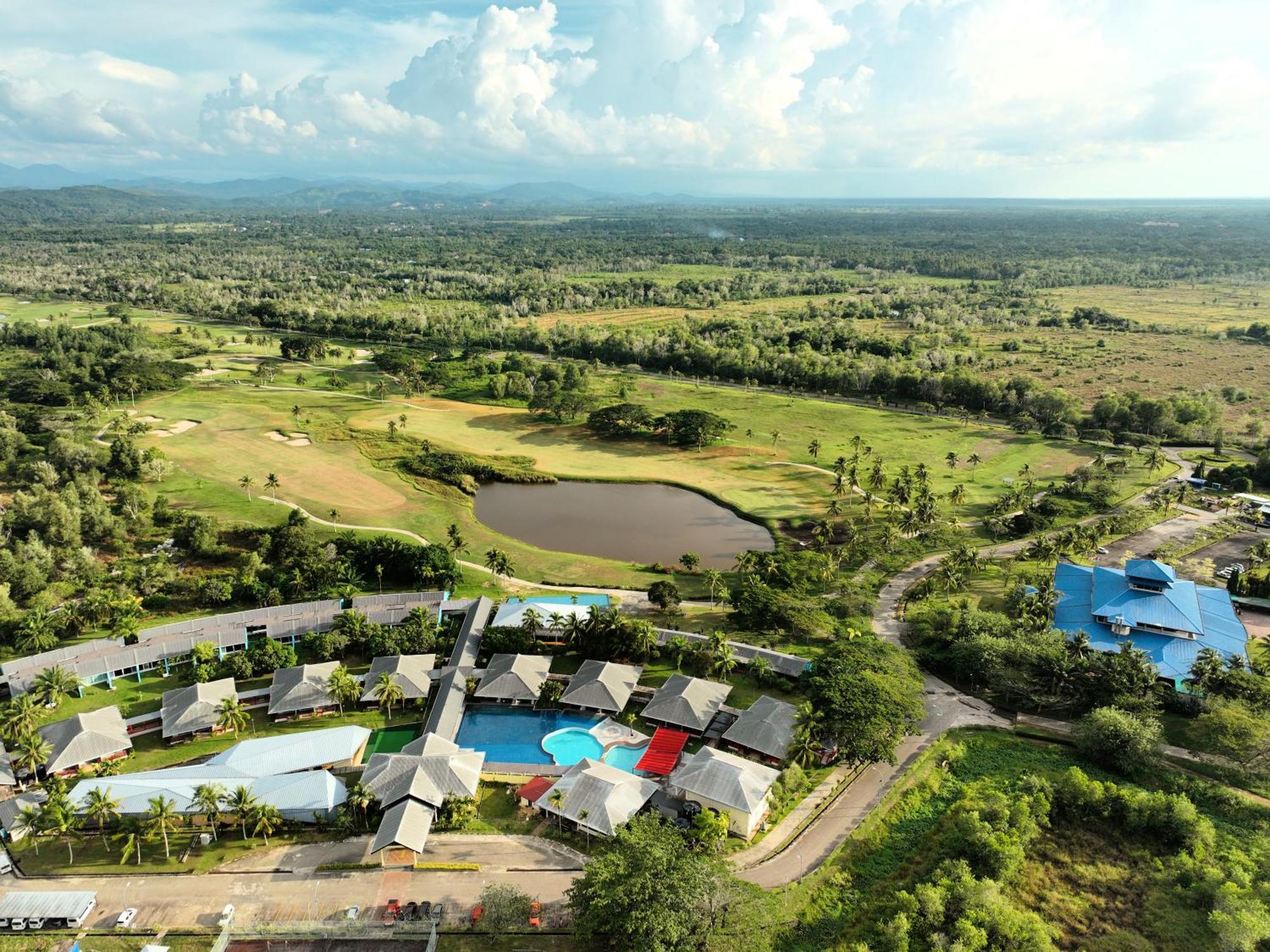 Artitaya Borneo Golf & Resort Papar Екстериор снимка