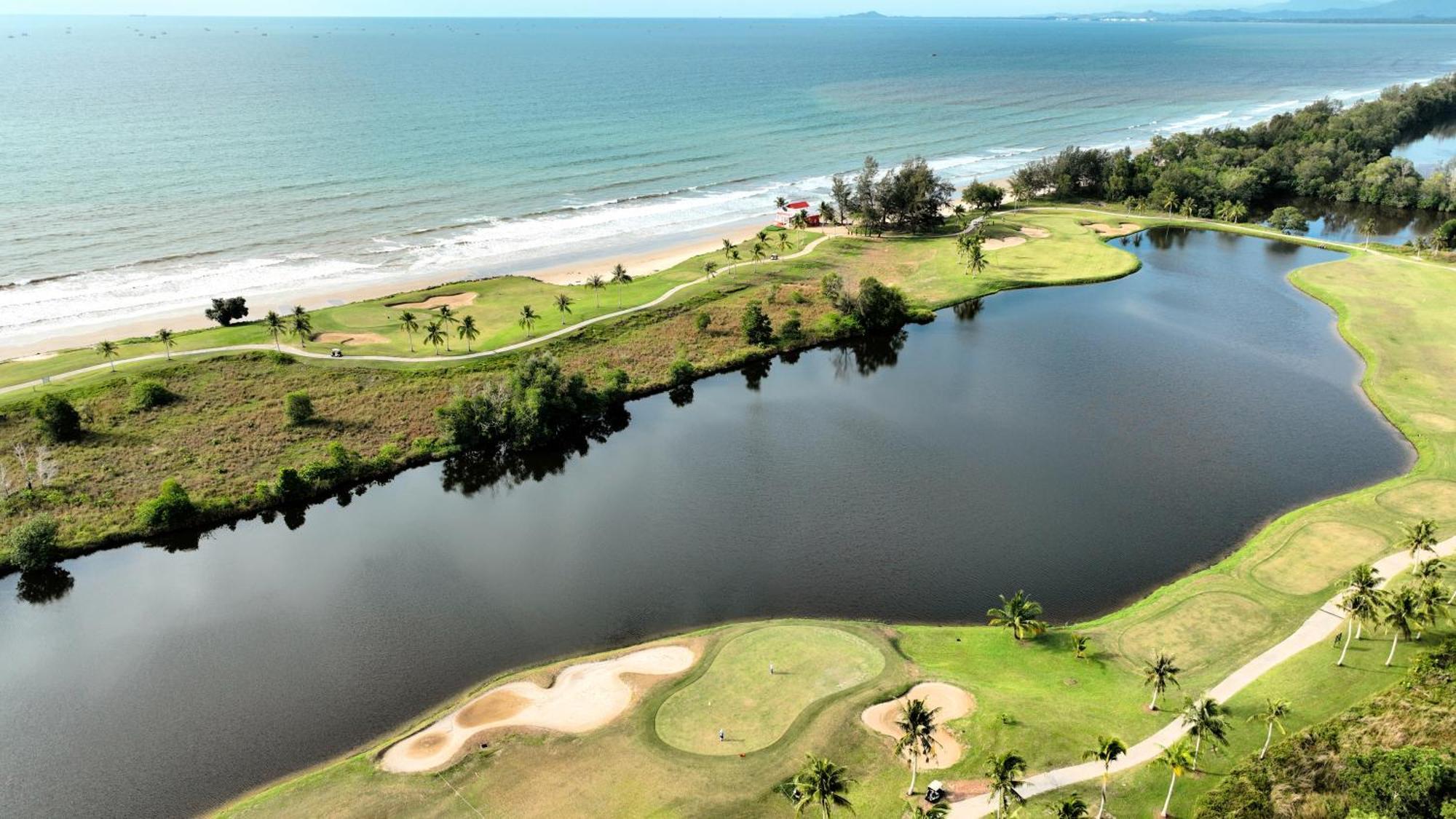 Artitaya Borneo Golf & Resort Papar Екстериор снимка